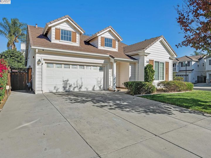 2608 Intrigue Ln, Brentwood, CA | Rose Garden. Photo 2 of 41