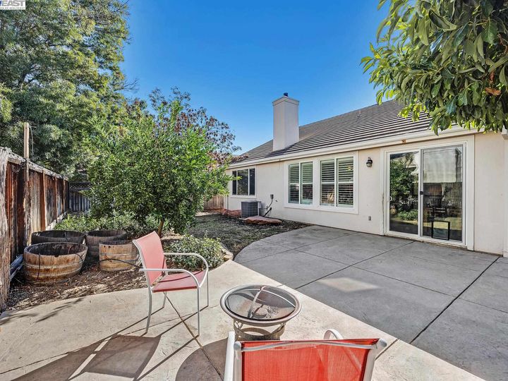 2608 Intrigue Ln, Brentwood, CA | Rose Garden. Photo 32 of 41