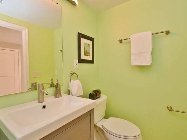 2641 19th Ave, Oakland, CA | Highland Park. Photo 19 of 27