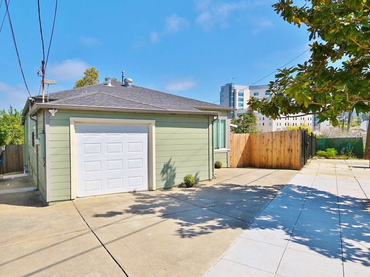 2641 19th Ave, Oakland, CA | Highland Park. Photo 3 of 27
