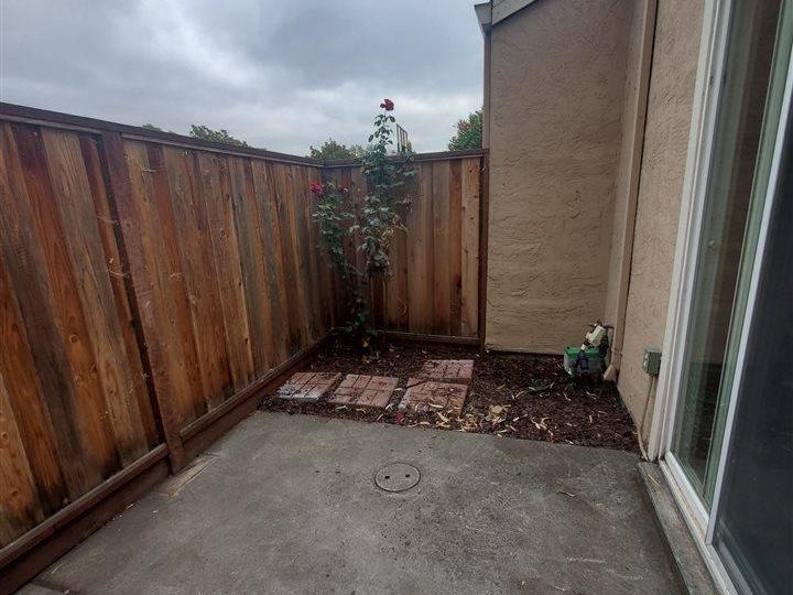 27659 Persimmon Dr, Hayward, CA, 94544 Townhouse. Photo 32 of 35