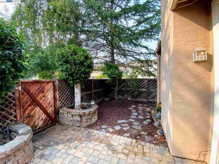 27659 Persimmon Dr, Hayward, CA, 94544 Townhouse. Photo 33 of 35