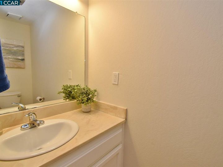 303 Eastgate Ln, Martinez, CA, 94553 Townhouse. Photo 12 of 34