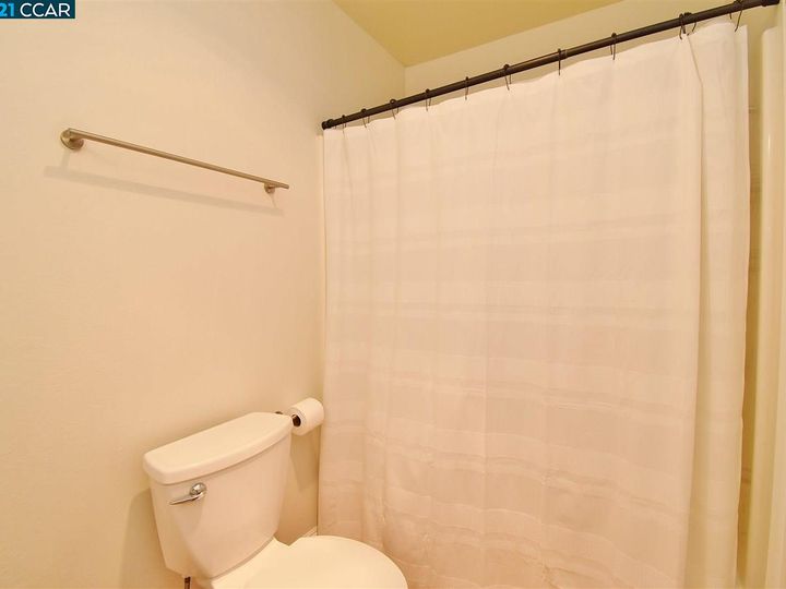 303 Eastgate Ln, Martinez, CA, 94553 Townhouse. Photo 24 of 34