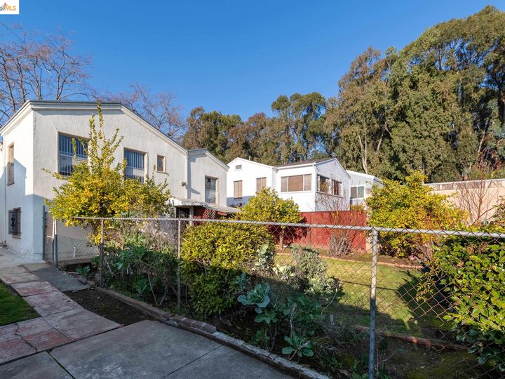 3038 56th Ave, Oakland, CA | Mills Gardens. Photo 31 of 33