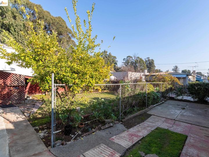 3038 56th Ave, Oakland, CA | Mills Gardens. Photo 32 of 33