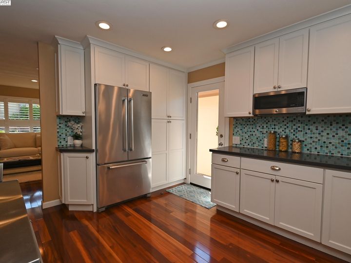 3194 Aylesbury Ct, Castro Valley, CA | Lake Chabot. Photo 15 of 39