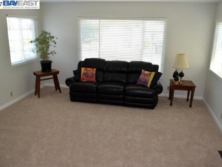 3201 D St, Hayward, CA | Fairview Distric. Photo 6 of 26