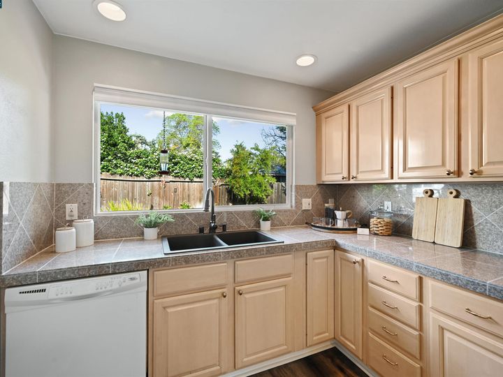 3231 Ida Dr, Concord, CA | Holbrook Heights. Photo 15 of 48