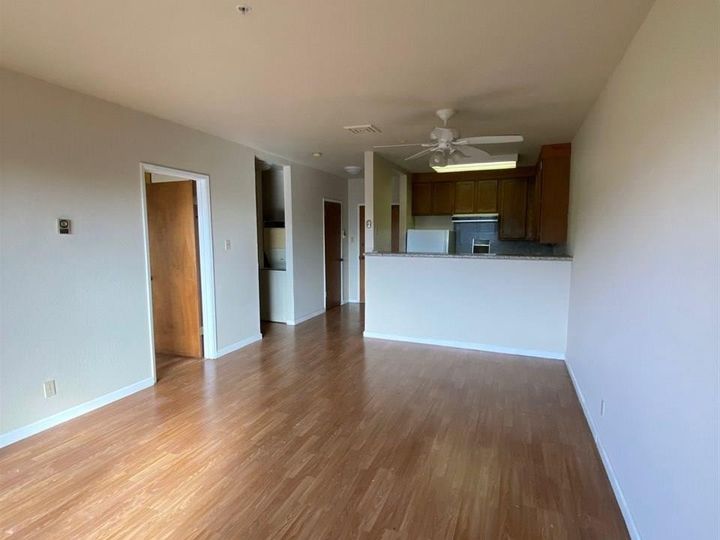 Rental 330 8th St, Oakland, CA, 94607. Photo 4 of 16