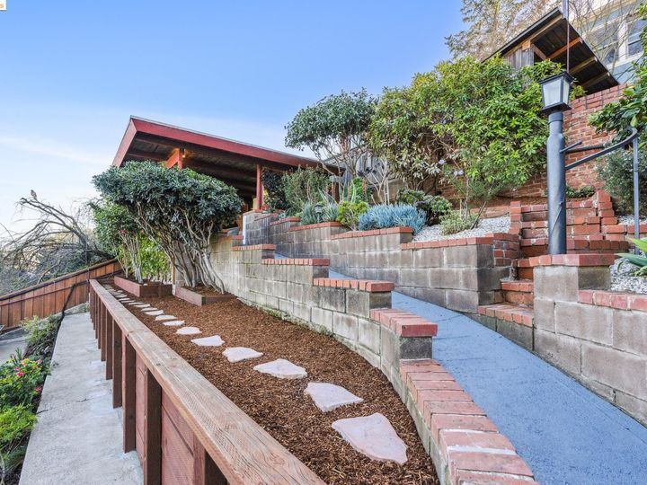 3387 Victor Ave, Oakland, CA | Redwood Heights. Photo 43 of 50