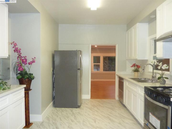 3407 Harper St, Oakland, CA | Foothill. Photo 14 of 40