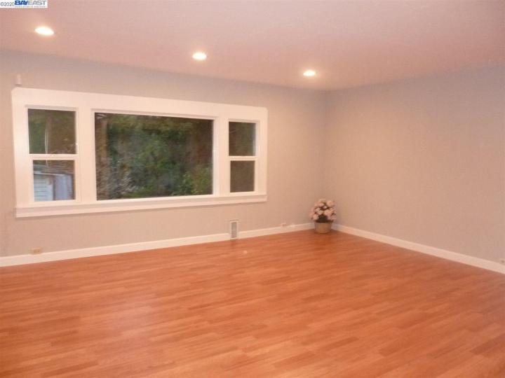 3407 Harper St, Oakland, CA | Foothill. Photo 19 of 40