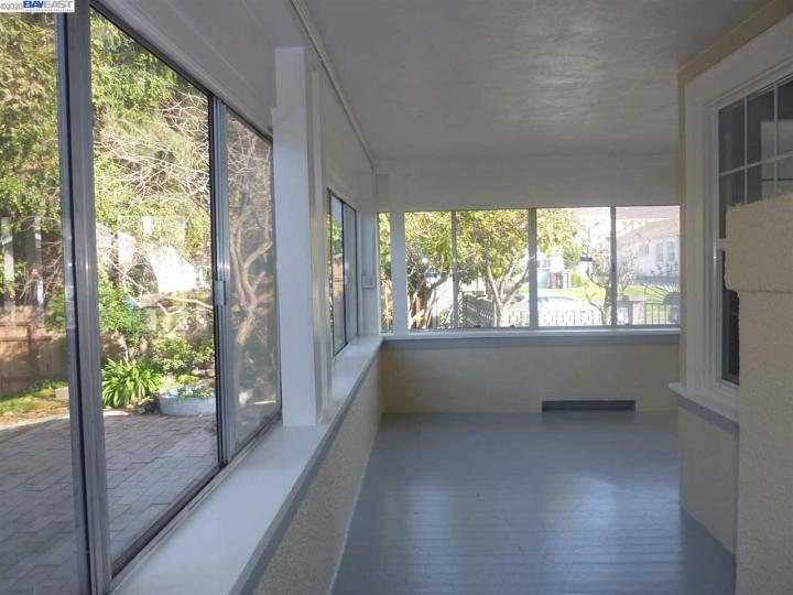 3407 Harper St, Oakland, CA | Foothill. Photo 32 of 40