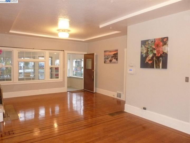3407 Harper St, Oakland, CA | Foothill. Photo 10 of 40