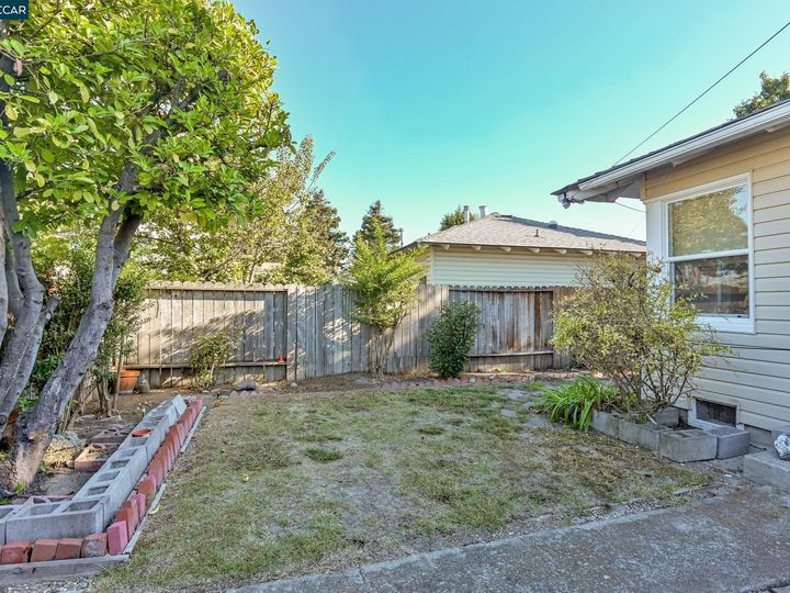 344 W Bissell Ave, Richmond, CA, 94801 Townhouse. Photo 16 of 19