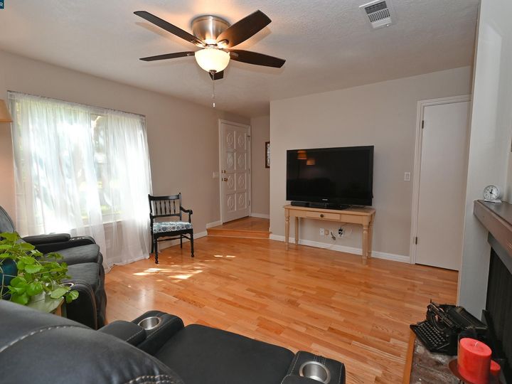 3565 Northwood Dr #D, Concord, CA, 94520 Townhouse. Photo 5 of 39