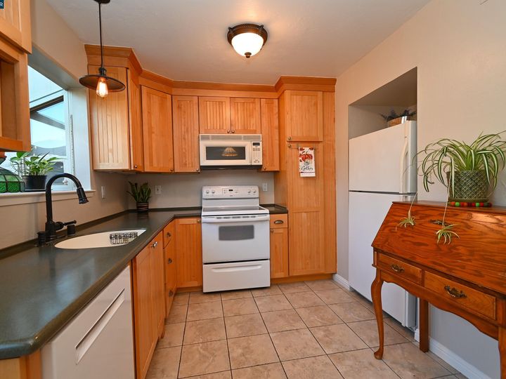 3565 Northwood Dr #D, Concord, CA, 94520 Townhouse. Photo 8 of 39