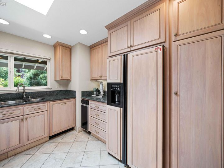 36 Valley View Dr, Orinda, CA | . Photo 20 of 56