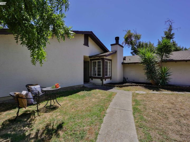 36480 Fallon Ter, Fremont, CA, 94536 Townhouse. Photo 12 of 58