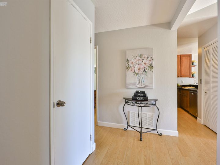 36480 Fallon Ter, Fremont, CA, 94536 Townhouse. Photo 15 of 58