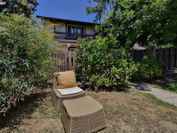 36480 Fallon Ter, Fremont, CA, 94536 Townhouse. Photo 8 of 58