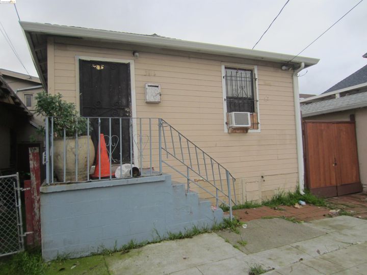 3915 E 12th St, Oakland, CA | East Oakland. Photo 4 of 6