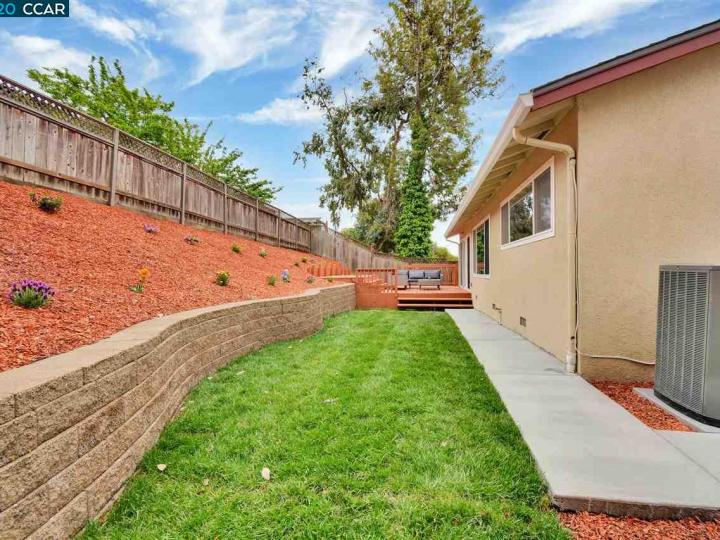40 Woodcliff Ct, Oakland, CA | Knowland Park. Photo 32 of 37
