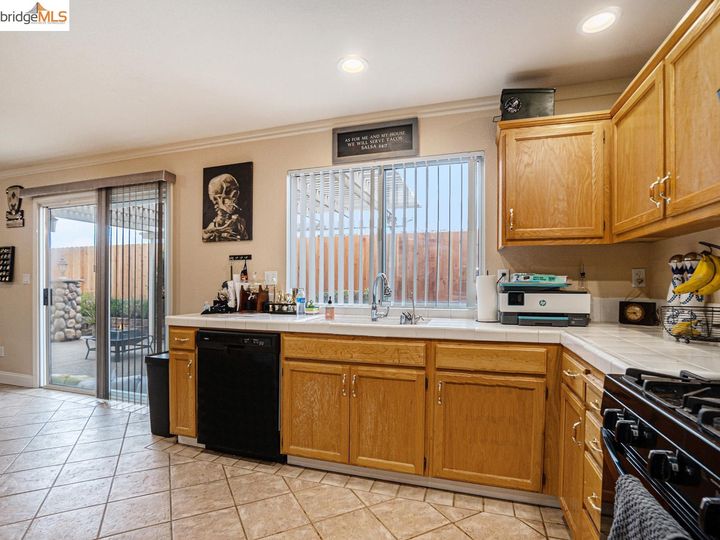4085 S Anchor Ct, Discovery Bay, CA | Centex. Photo 10 of 26