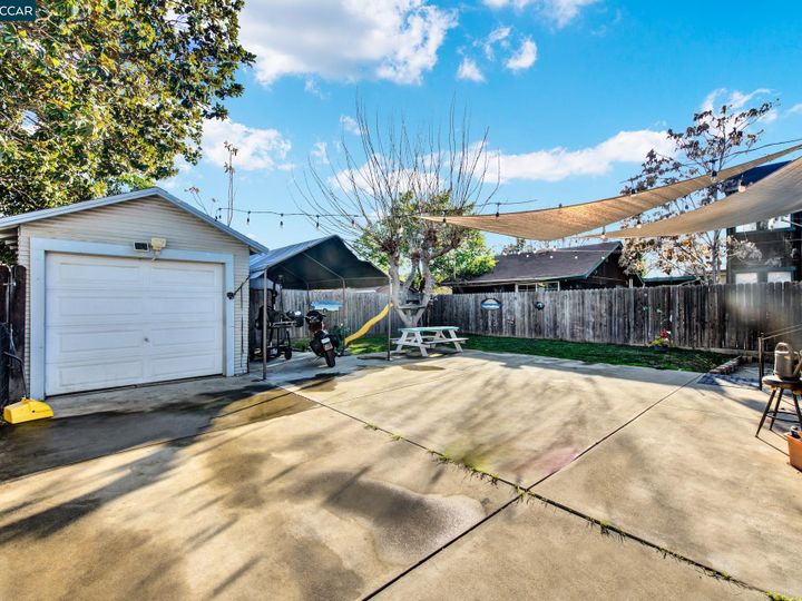 411 W 7th St, Antioch, CA | Rivertown. Photo 29 of 38