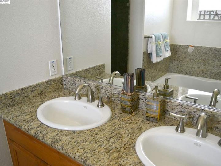 43263 Giovanni Ter, Fremont, CA, 94539 Townhouse. Photo 13 of 20