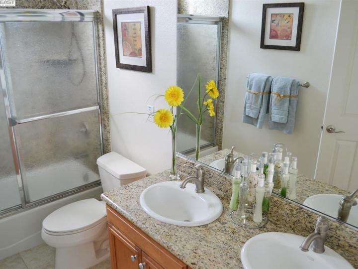 43263 Giovanni Ter, Fremont, CA, 94539 Townhouse. Photo 17 of 20