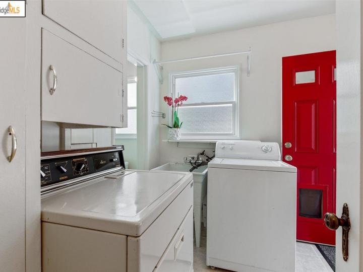 4381 Rettig Ave, Oakland, CA | Redwood Heights. Photo 28 of 40