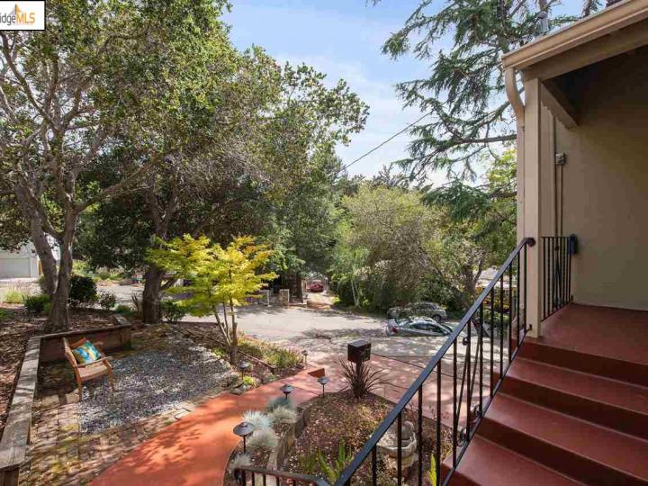 4381 Rettig Ave, Oakland, CA | Redwood Heights. Photo 4 of 40