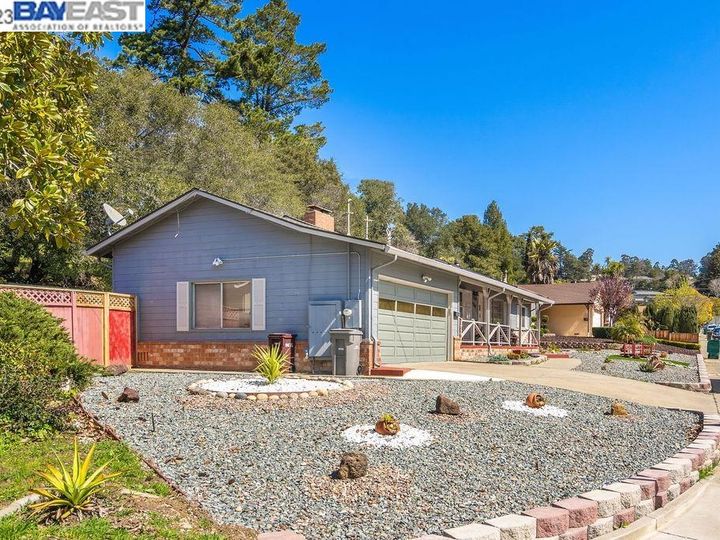 4701 Dunkirk Ave, Oakland, CA | Grass Valley. Photo 6 of 38