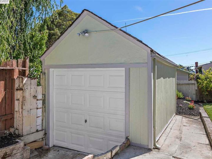 4841 Brookdale Ave, Oakland, CA | Maxwell  Park. Photo 32 of 33