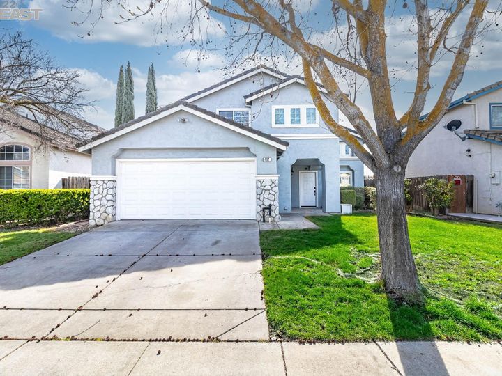 492 Charlemagne Ln, Tracy, CA | . Photo 2 of 16