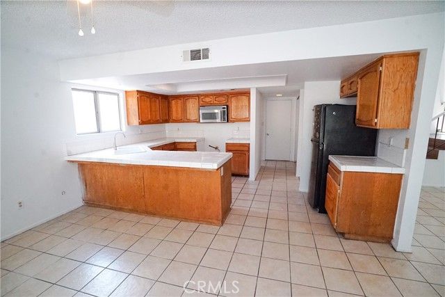 5324 Oneill Ct, Bakersfield, CA | . Photo 15 of 38