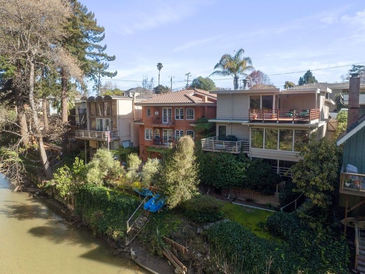 533 Riverview, Capitola, CA | . Photo 8 of 31