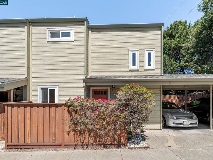 5439 Claremont Ave, Oakland, CA, 94618 Townhouse. Photo 2 of 31