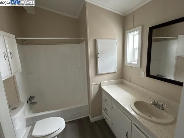 564 5th Ave, Pacifica, CA | . Photo 8 of 38