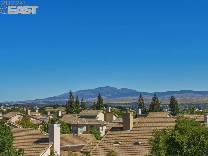 5748 Highbluff Ter, Pleasanton, CA | Moller Ranch Estates. Photo 23 of 28