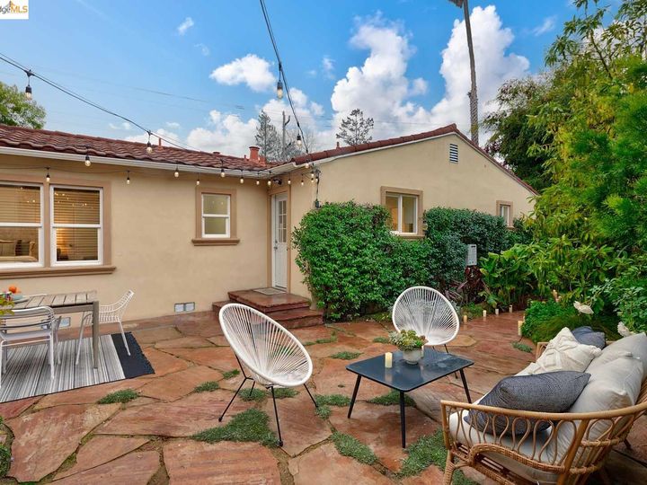 6288 Sunnymere Ave, Oakland, CA | Millsmont Area. Photo 28 of 40