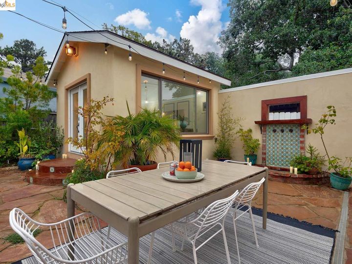 6288 Sunnymere Ave, Oakland, CA | Millsmont Area. Photo 30 of 40