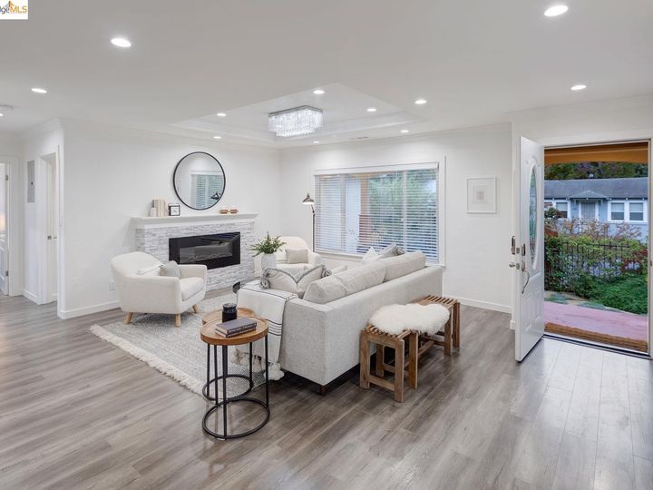 6288 Sunnymere Ave, Oakland, CA | Millsmont Area. Photo 10 of 40