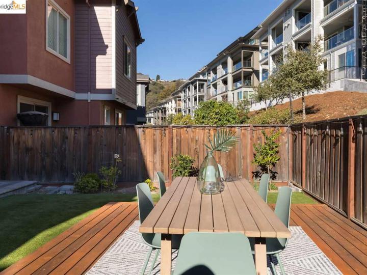 6508 Bayview Dr, Oakland, CA, 94605 Townhouse. Photo 11 of 24