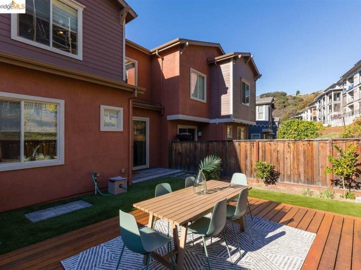 6508 Bayview Dr, Oakland, CA, 94605 Townhouse. Photo 10 of 24