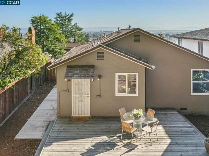 6528 Outlook Ave, Oakland, CA | Millmont. Photo 25 of 34