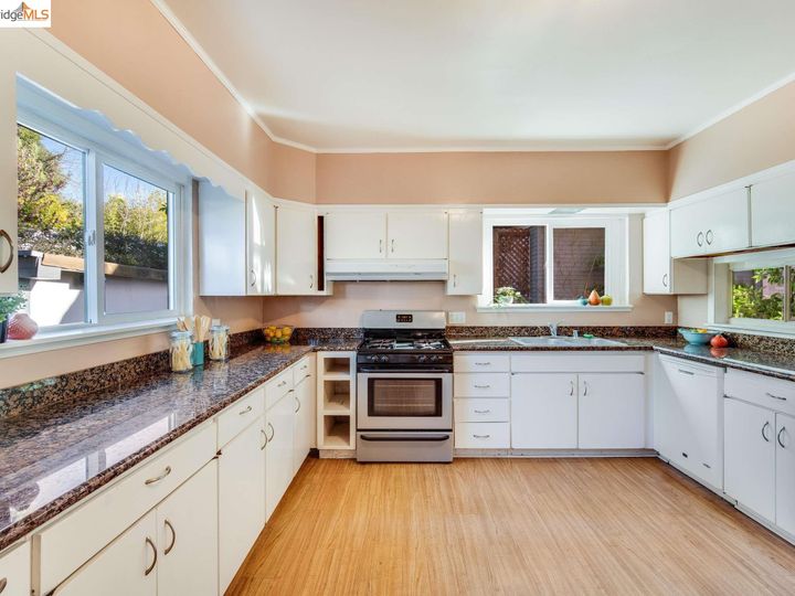 6622 Tremont St, Oakland, CA | North Oakland. Photo 13 of 45