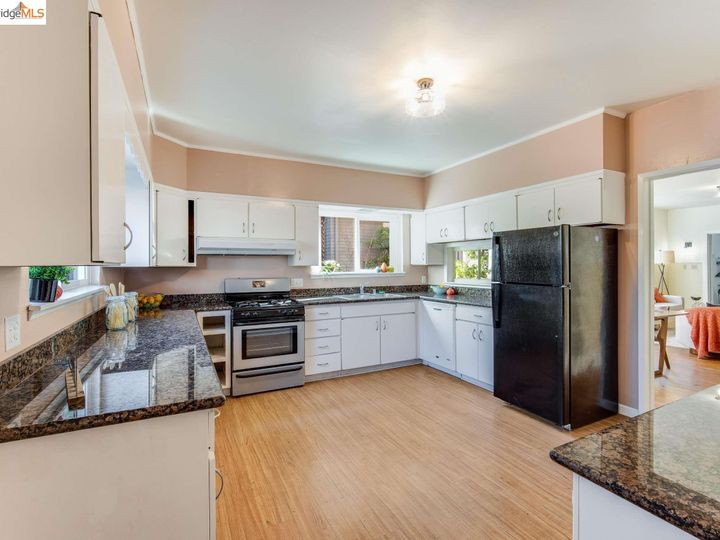 6622 Tremont St, Oakland, CA | North Oakland. Photo 14 of 45